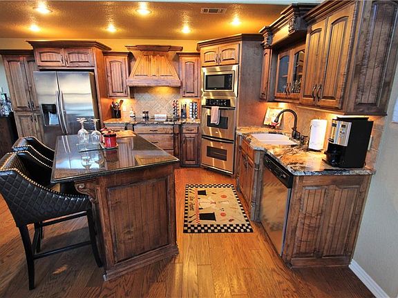 4th image of 8411 Willow Creek Dr