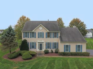 16 Crimson Ln, Freehold, NJ 07728