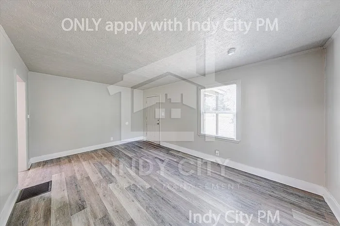 3220 E 34th St — Photo 5