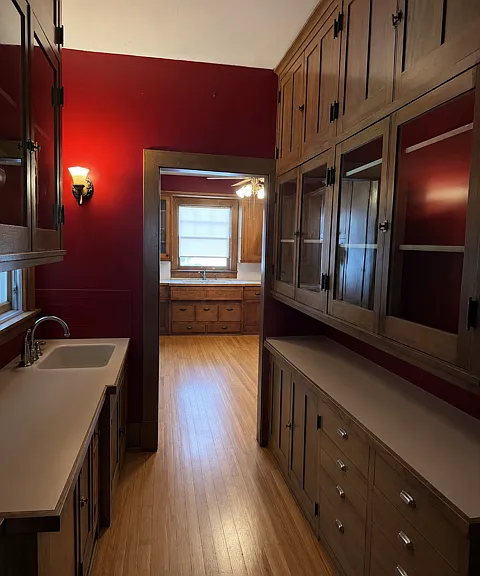 612 N State St — Photo 5