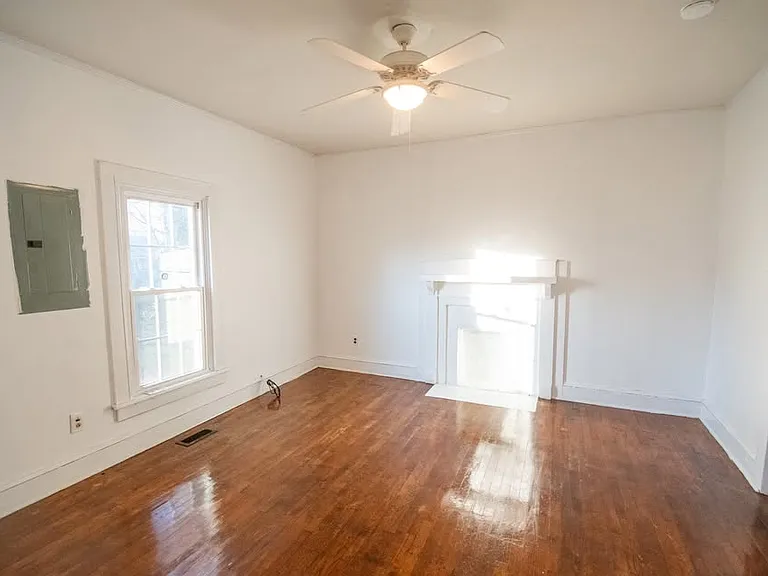 1120 Alexander St — Photo 5