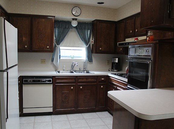 3rd image of 3510 Hyde Park Ave