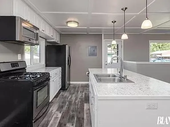 231 W Cottonwood Ave, Palmer, AK 99645