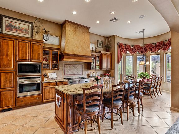 Kitchen, island, nook