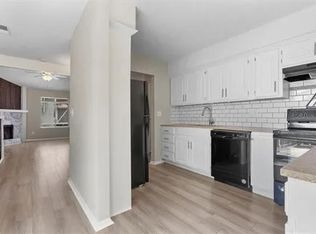 8863 Carriage Dr, Lenexa, KS 66215