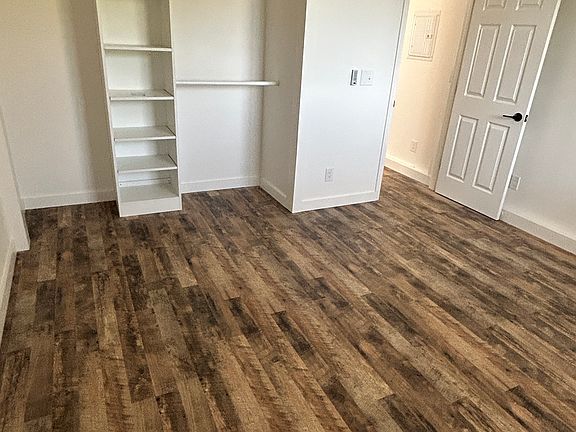 closet system, ceiling fan, high ceilings