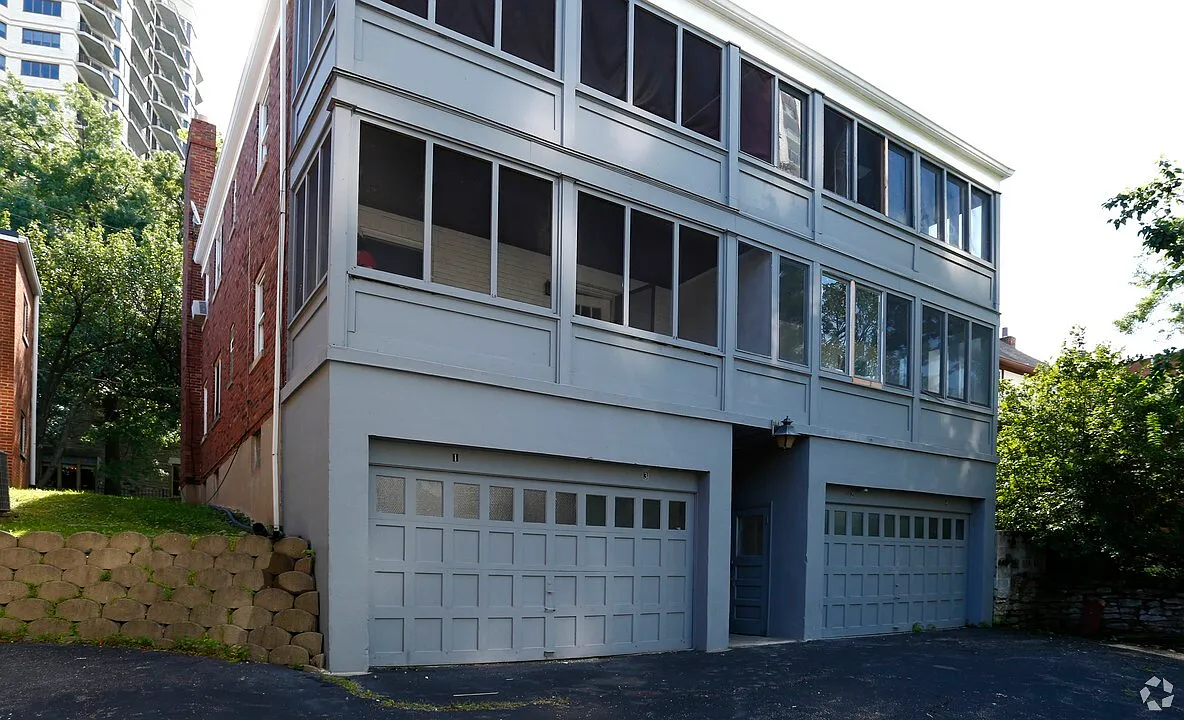 2023 Edgecliff Point — Photo 3
