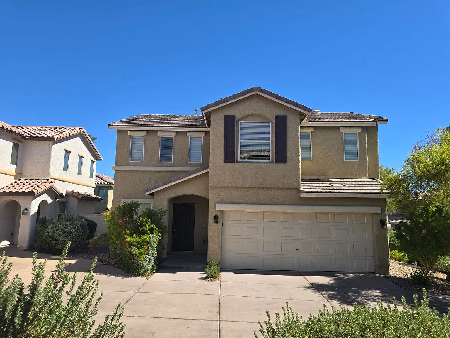 4 bed, 1956 sqft, $2,350 — Photo 3