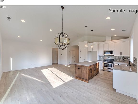 5th image of 13515 NE 61st Ave
