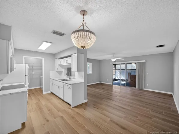 3986 NW Cinnamon Tree Cir, Jensen Beach, FL 34957
