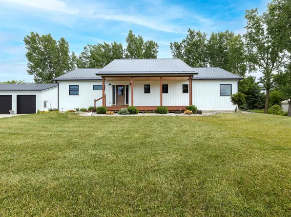 923 E Wheeler Rd, Bay City, MI 48706