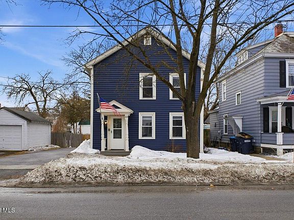 2nd image of 33 Fulton Street