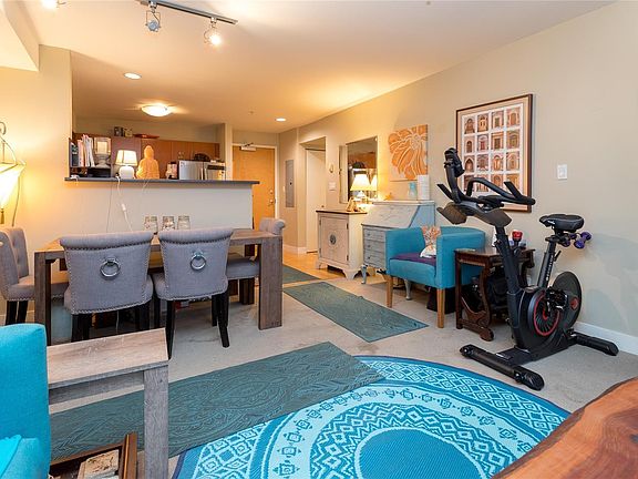 4th image of 797 Tyee Rd #109