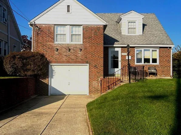 1821 Emerson St, Philadelphia, PA 19152