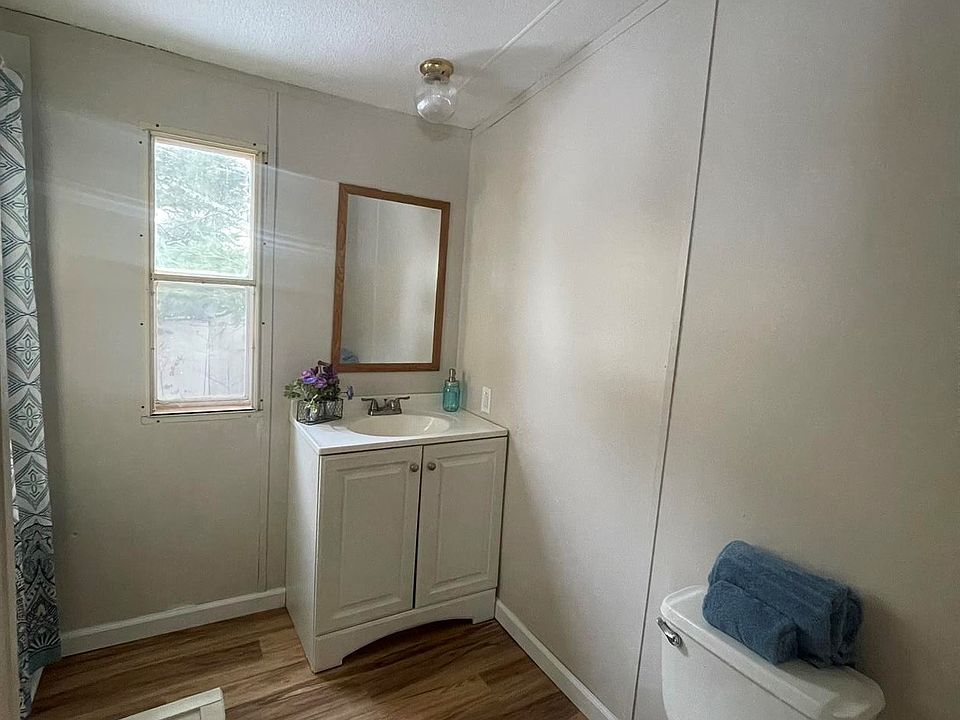 1st image of 105 White Pine Dr
