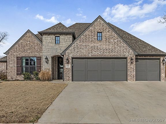 3rd image of 1506 Wildwood Dr