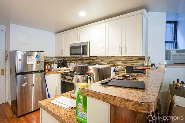 Rented by City Connections Realty | media 3