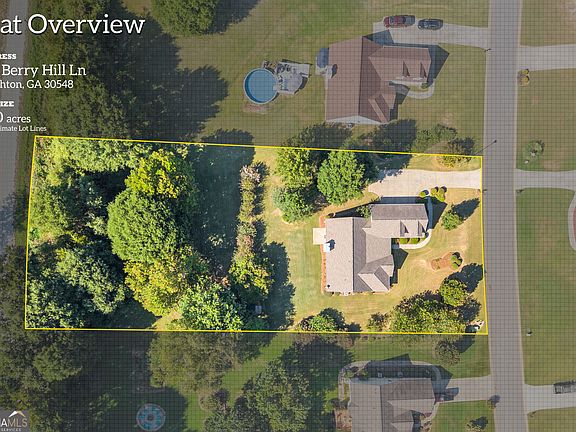 3rd image of 123 Berry Hill Ln