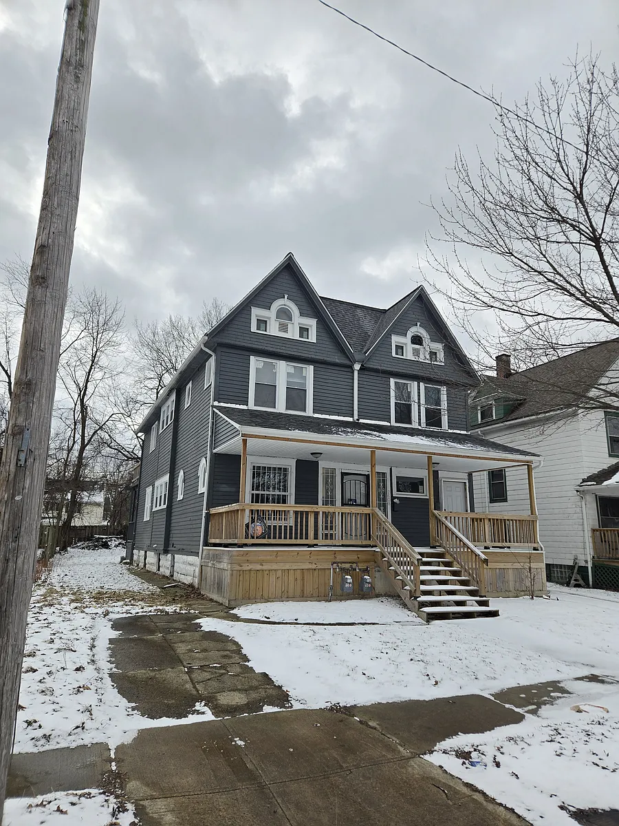Building Photo - 7608 Lawnview Ave #2