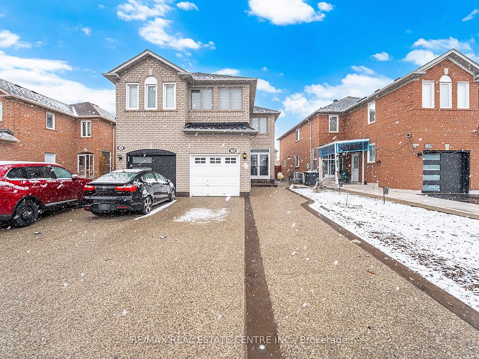 1st image of 28 Mount Fuji Cres