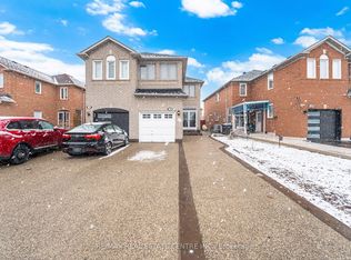 28 Mount Fuji Cres, Brampton, ON L6R 2L3