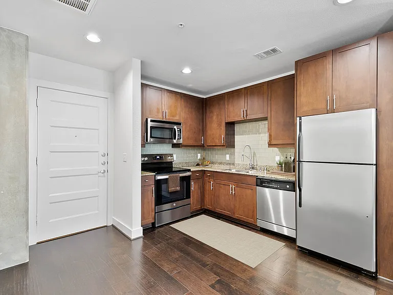 Gallery At Turtle Creek — Photo 15