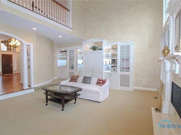 5th image of 14689 Wood Creek Ct