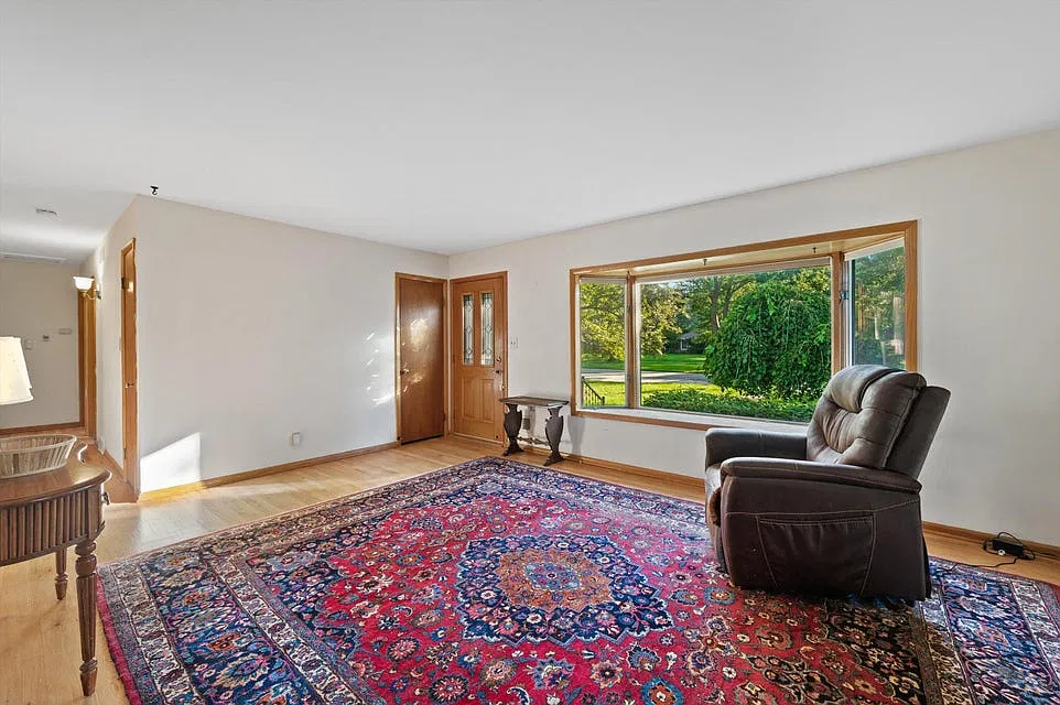 3 bed, 1.5 bath, 1808 sqft, $2,750 — Photo 3