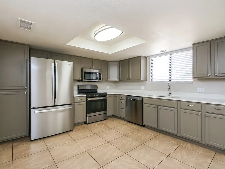1232 W Riviera Dr — Photo 7