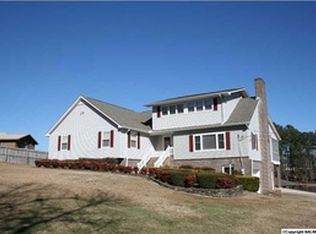 665 Charada Lake Rd, Rainbow City, AL 35906