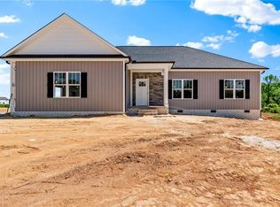 273 Stonybrook Dr, Lexington, NC 27295