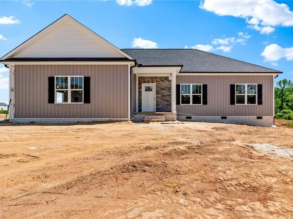 273 Stonybrook Dr, Lexington, NC 27295