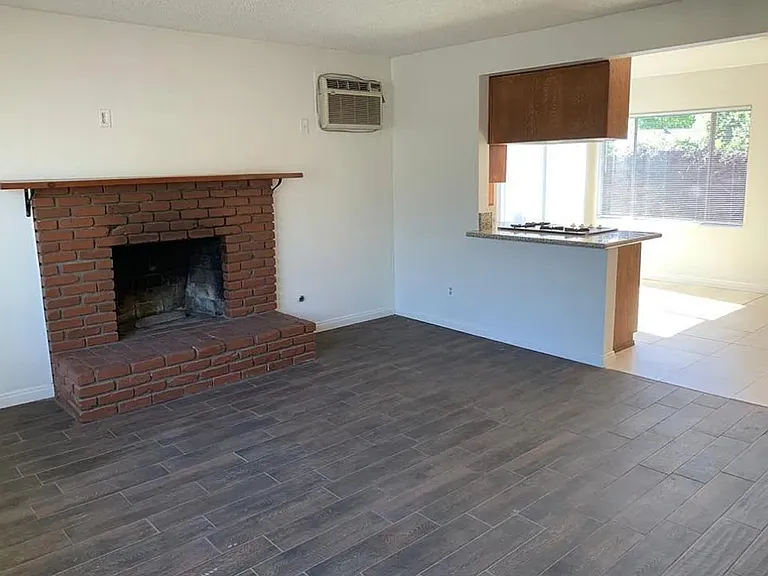 1512 Encino Ave — Photo 8