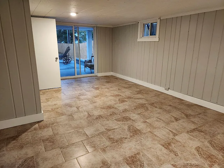 21 Port Republic Rd — Photo 22
