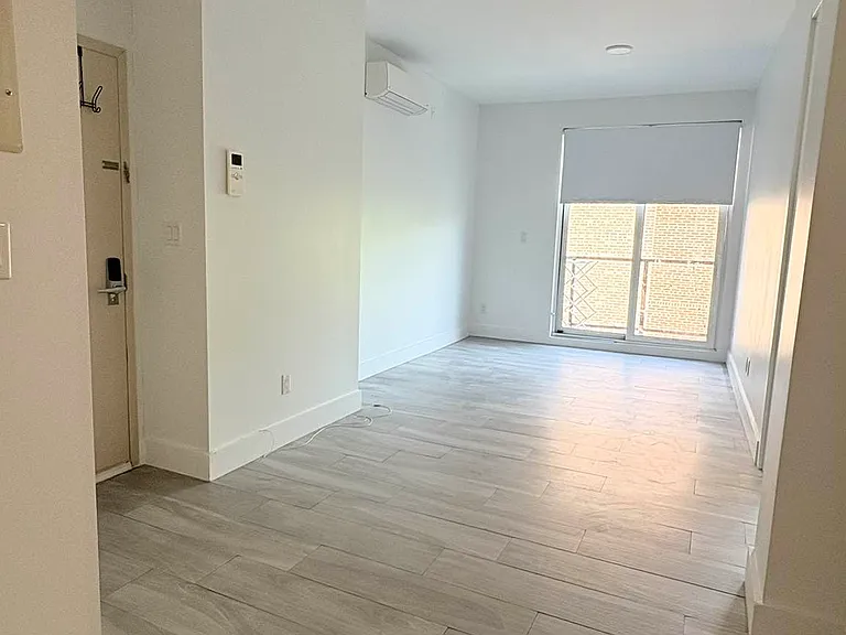 631 E 18th St #5E — Photo 1