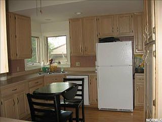 5th image of 1481 Lincoln Ave