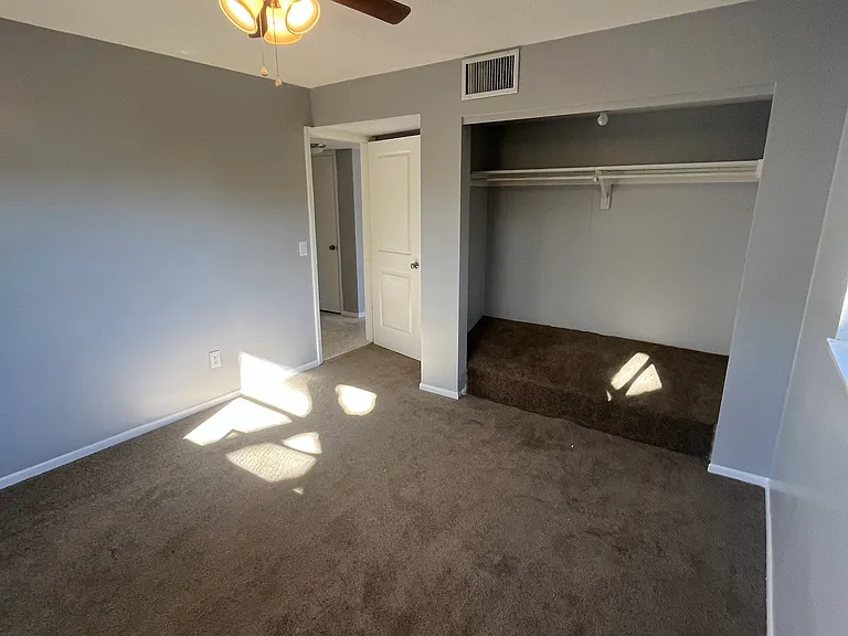 1128 W Lotus Dr — Photo 3