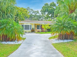 2608 Oakwood Dr, Largo, FL 33771