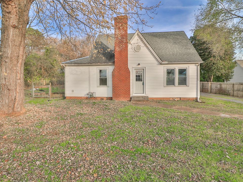 1st image of 2406 Old Knoxville Pike