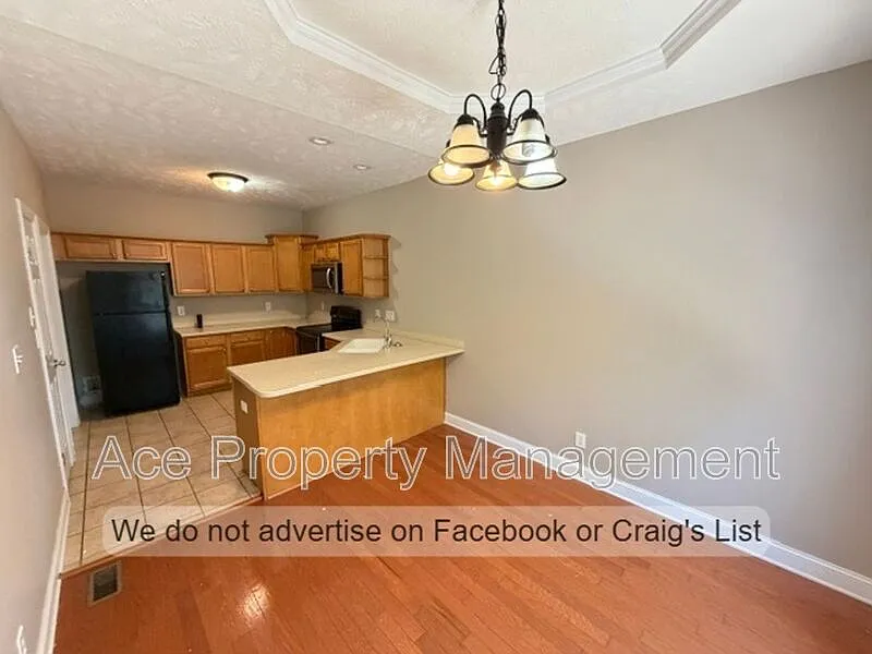 3 bed, 2.5 bath, 1800 sqft, $1,495 — Photo 4