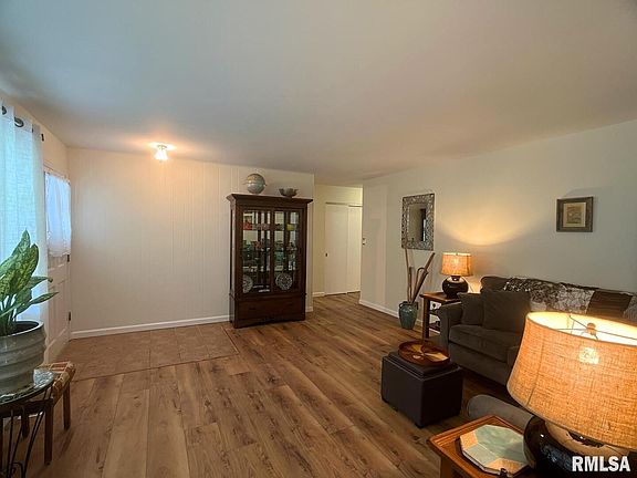 4th image of 1605 W Taylor Dr