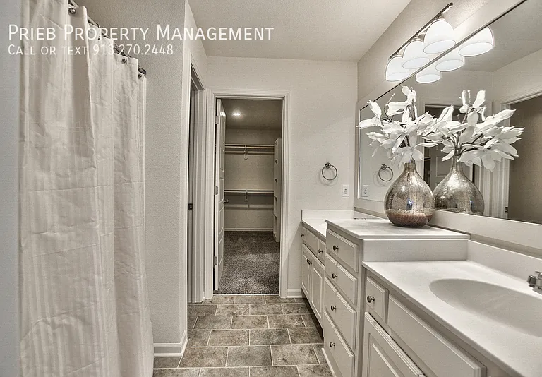 21581 W 126th Ter #26 — Photo 11