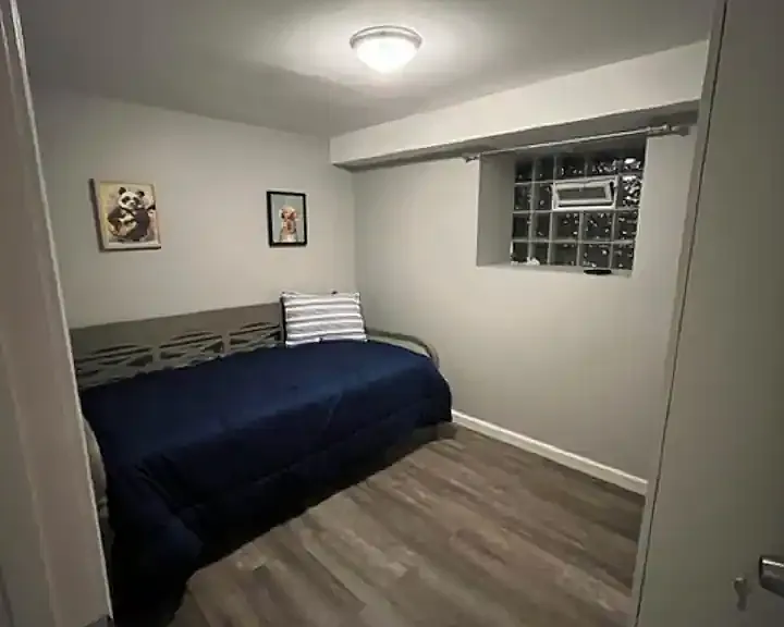 616 E 50th Pl #G — Photo 3