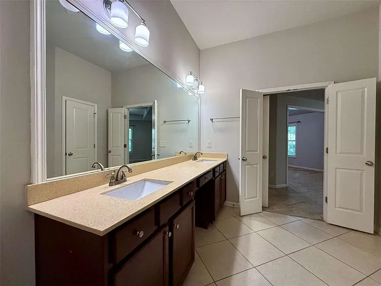 5115 Breezewood Cir — Photo 26