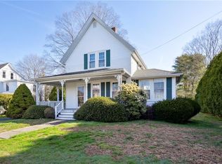 10 Palmer St, Ashaway, RI 02804