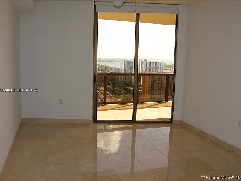 16275 Collins Ave — Photo 12