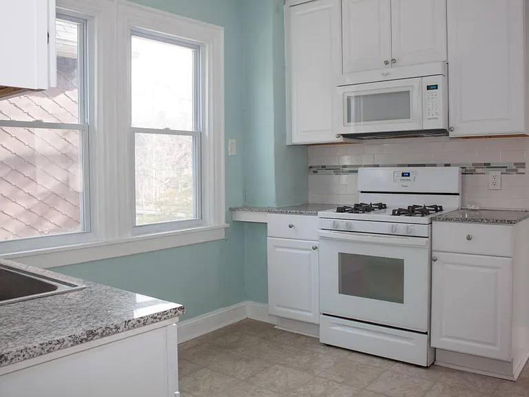 259 Ashland Ave #2 — Photo 7