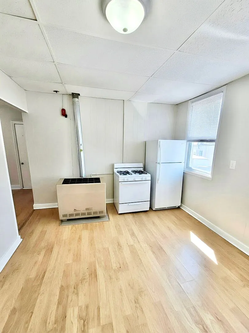 316 Hawkins Street — Photo 3