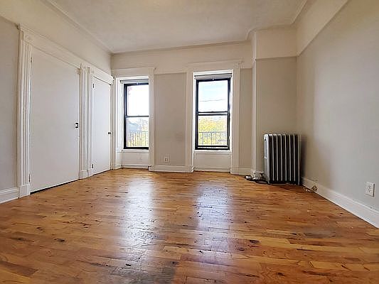 3rd image of 262 Gates Ave APT 4F