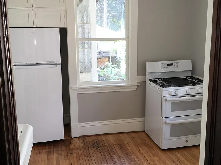 1888 Goodrich Ave — Photo 5